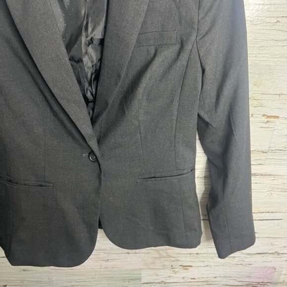 Banana republic gray blazer size  4P - Picture 3 of 8